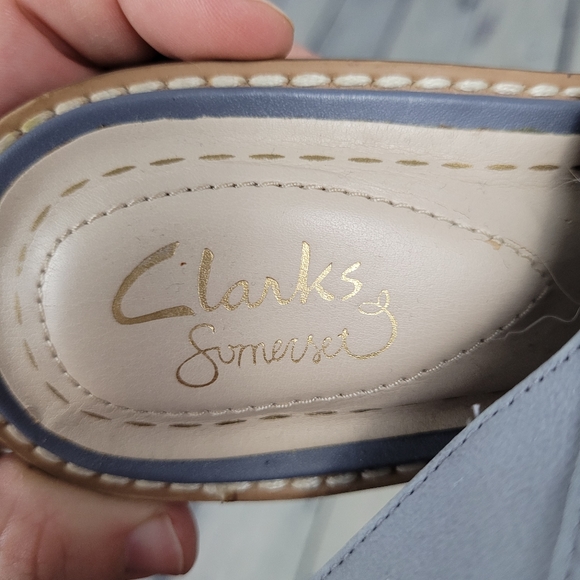 CLARKS SOMERSET | Glacier Charm leather peep toe heel sandals - Picture 9 of 11